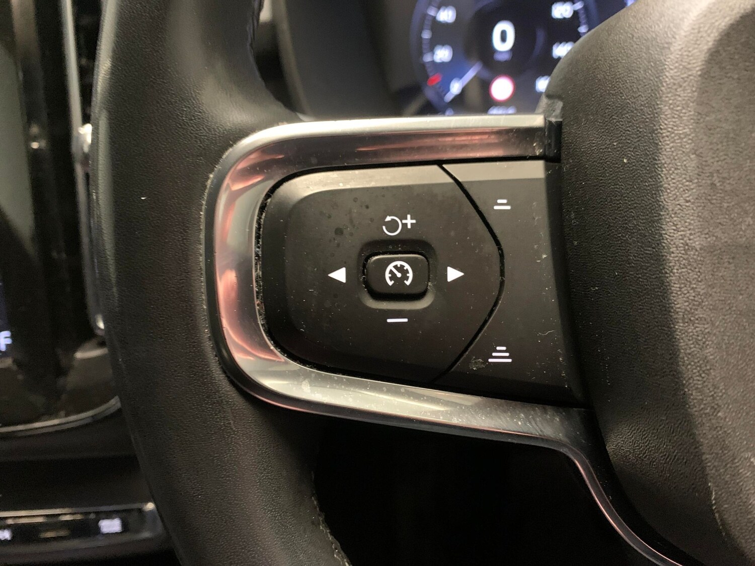 Used Volvo XC40 2022 for sale - 77639887: Photo 15