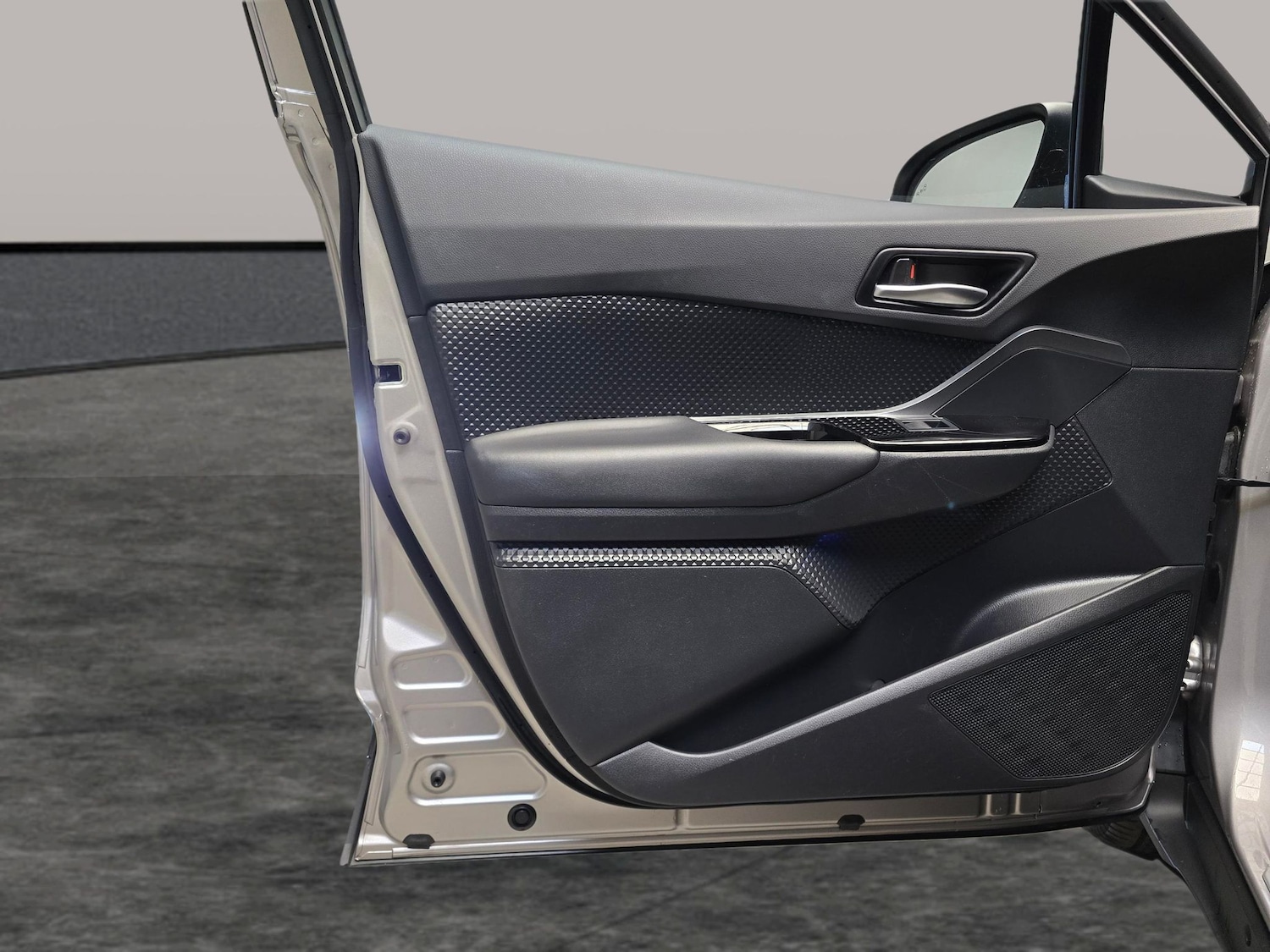 Used Toyota C-HR 2021 for sale - 77136733: Photo 29