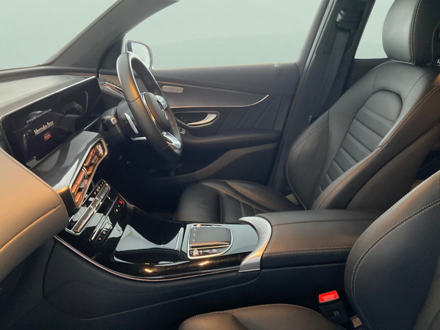 Used Mercedes-Benz EQC 2023 for sale - 76915483: Photo 4