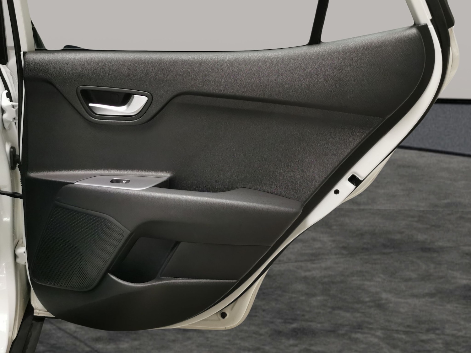 Used Kia Stonic 2023 for sale - 78122620: Photo 28