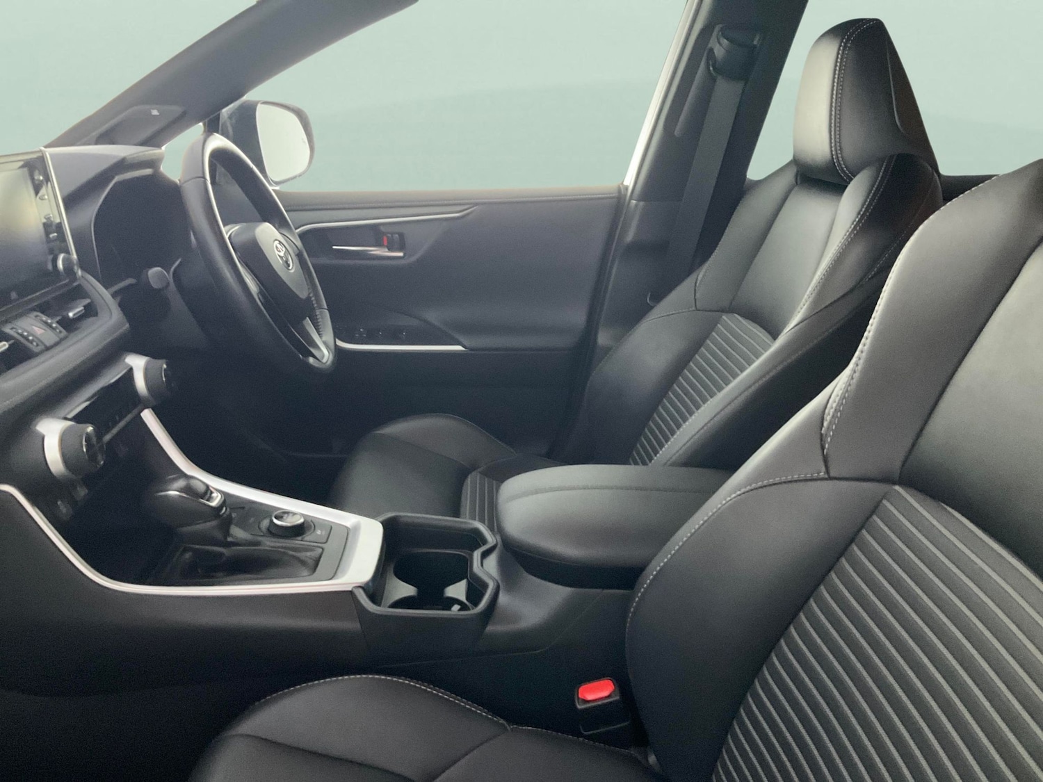 Used Toyota RAV4 2021 for sale - 76750366: Photo 4