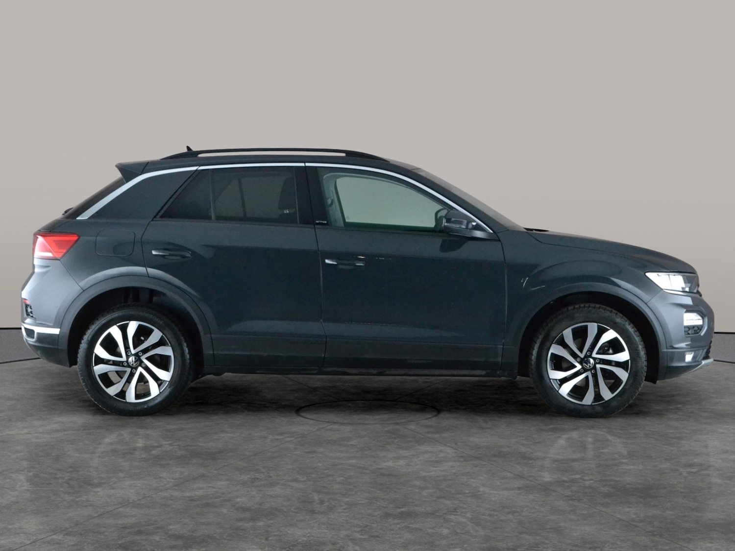 Used Volkswagen T-Roc 2022 for sale - 77648495: Photo 8