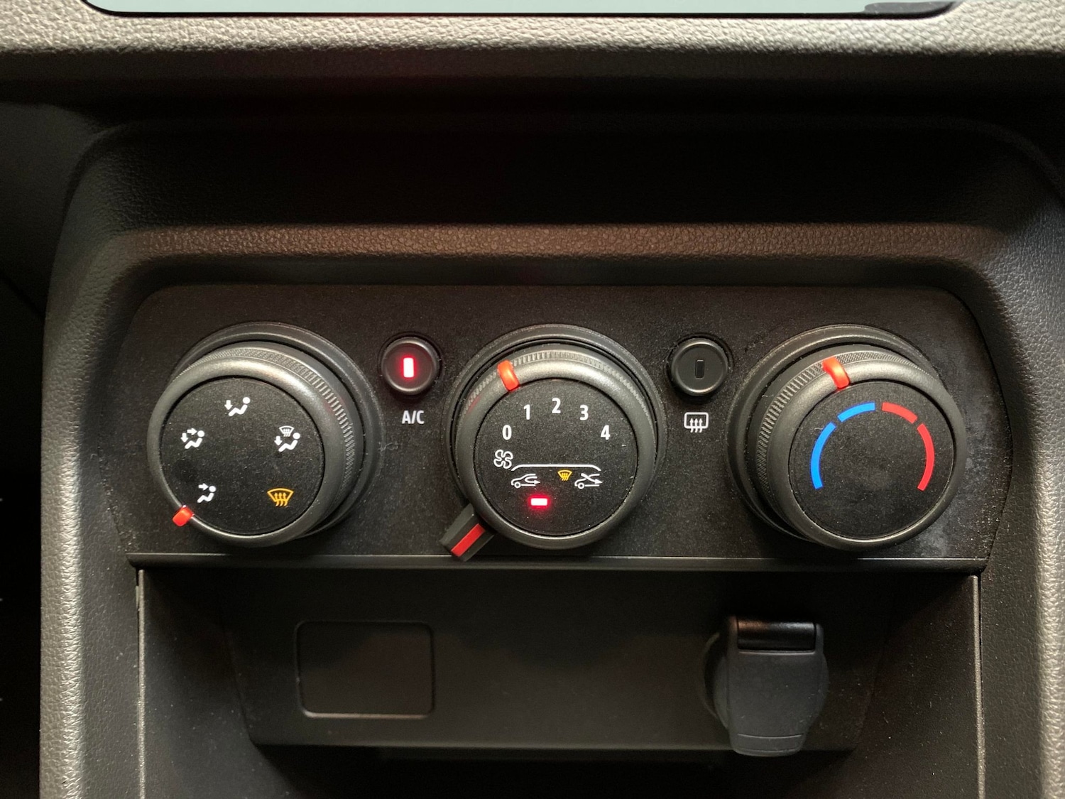 Used Dacia Sandero Stepway 2024 for sale - 77127874: Photo 16