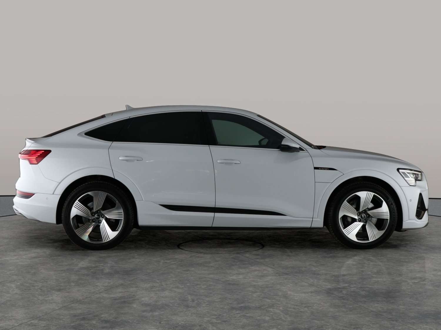 Used Audi e-tron 2022 for sale - 76194305: Photo 12