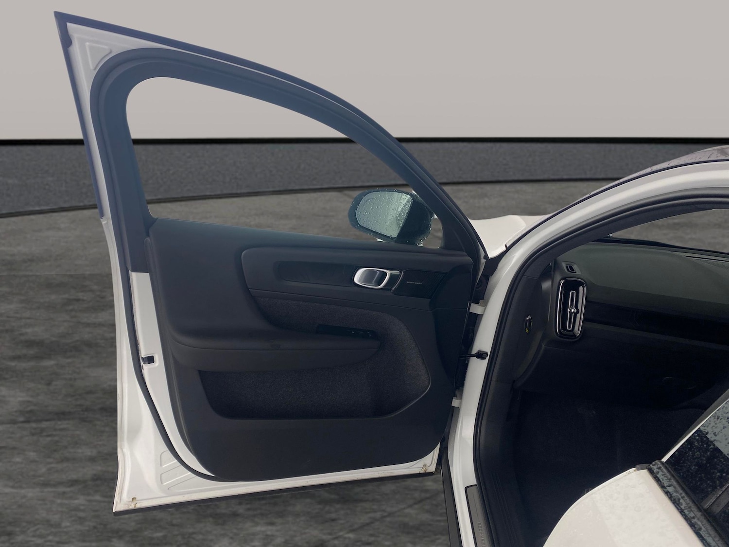 Used Volvo XC40 2022 for sale - 78132531: Photo 24