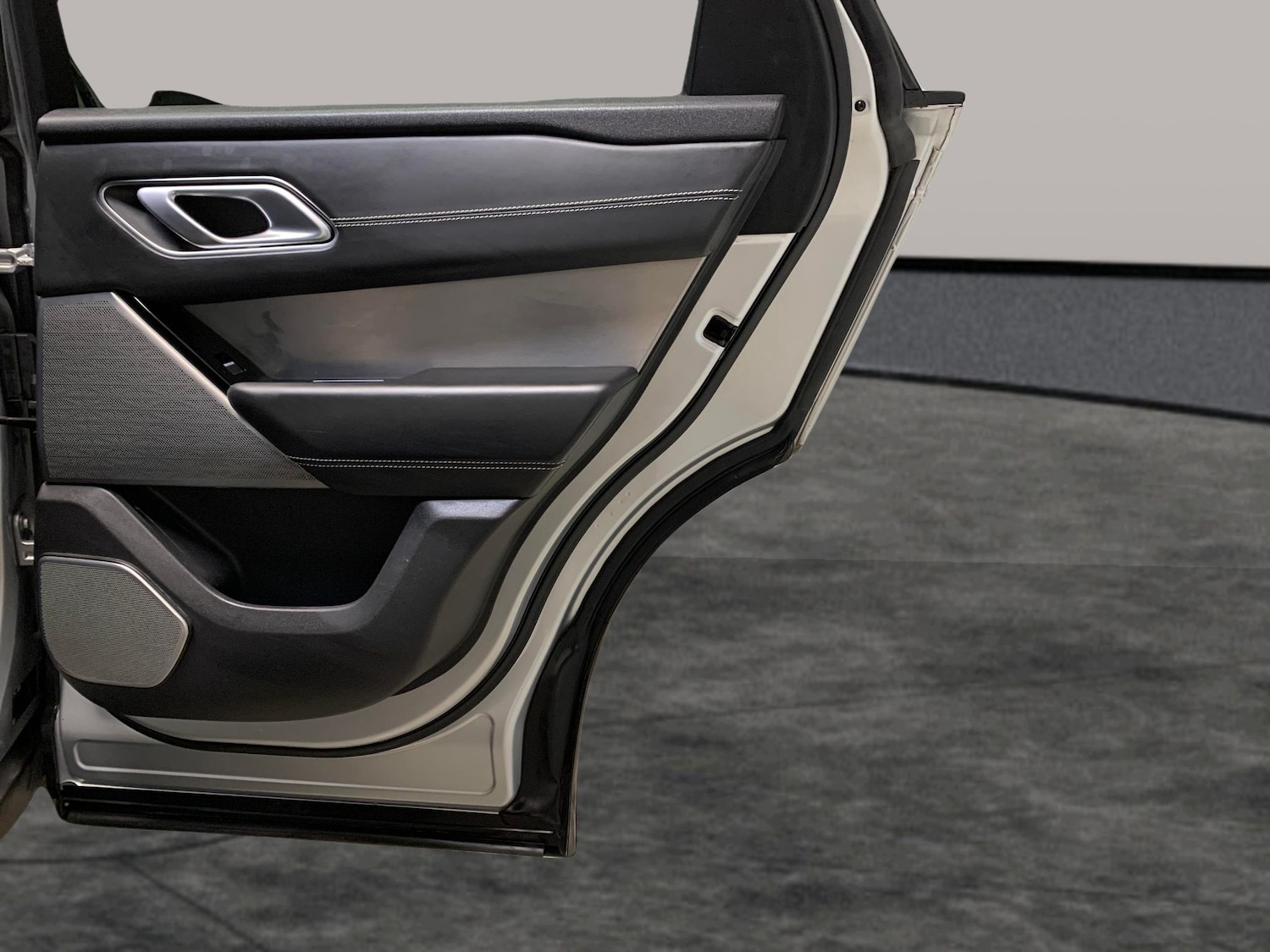 Used Land Rover Range Rover Velar for sale - 76969552: Photo 31