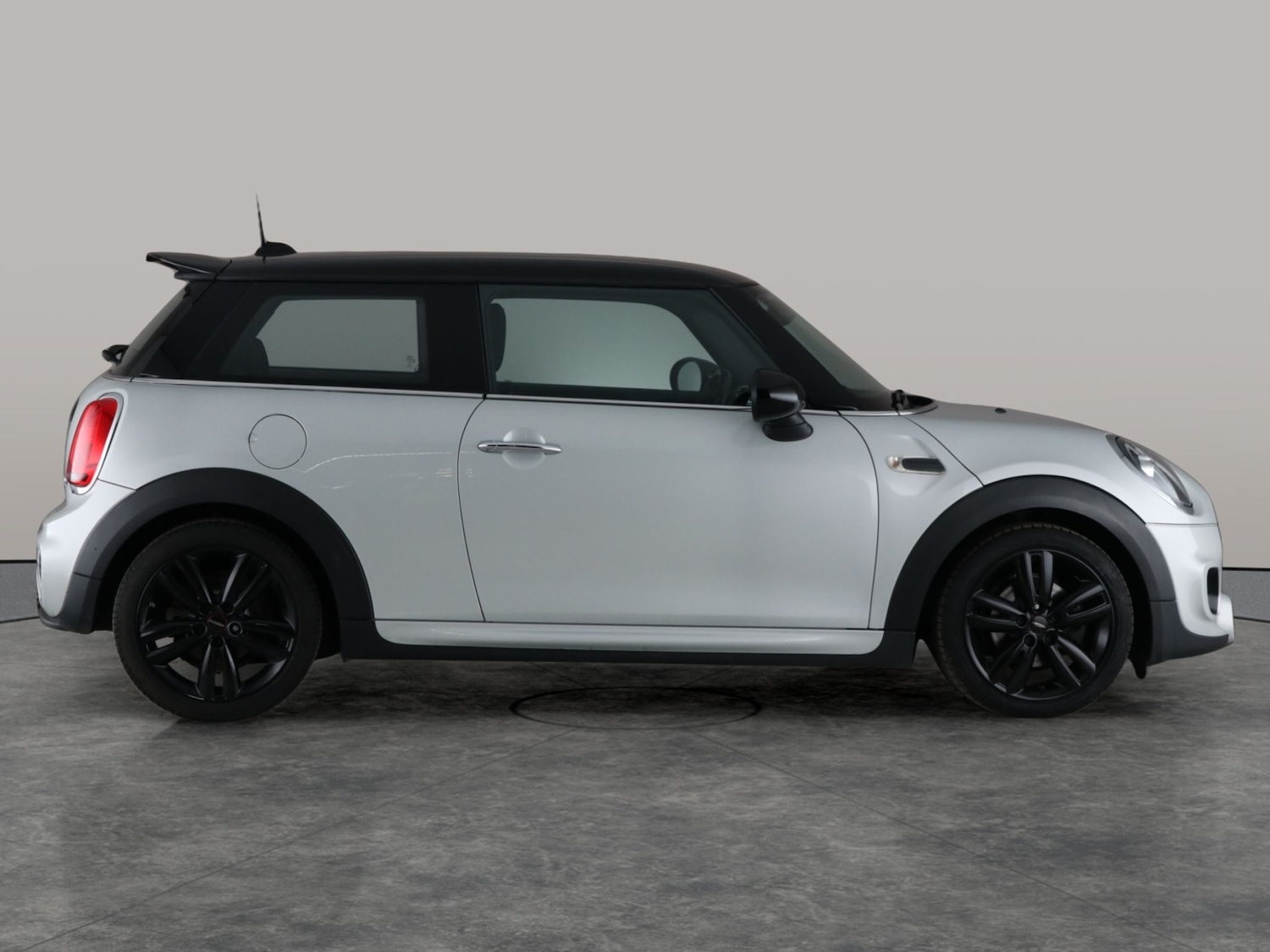 Used MINI Hatch 2019 for sale - 76748781: Photo 8
