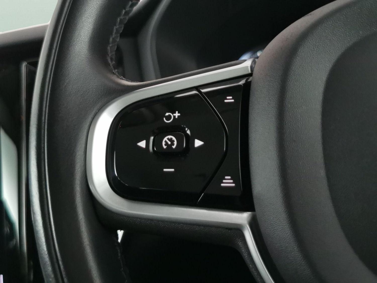 Used Volvo V60 2021 for sale - 76502085: Photo 25