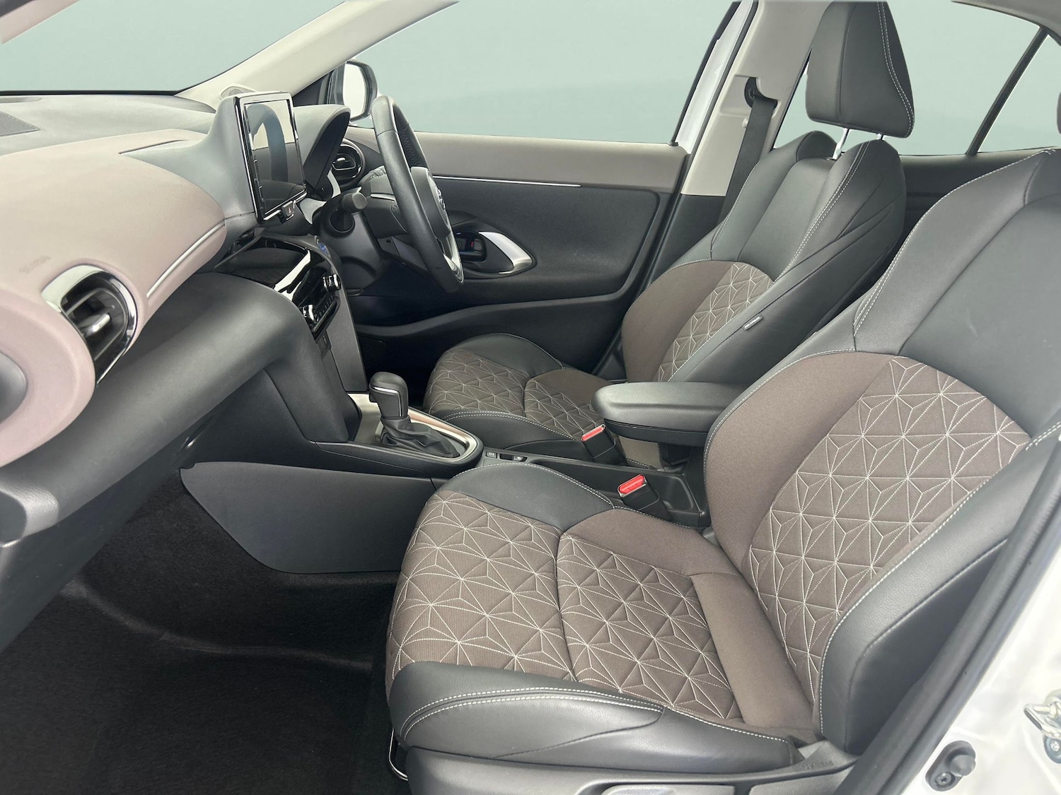 Used Toyota Yaris Cross 2023 for sale - 76895087: Photo 22