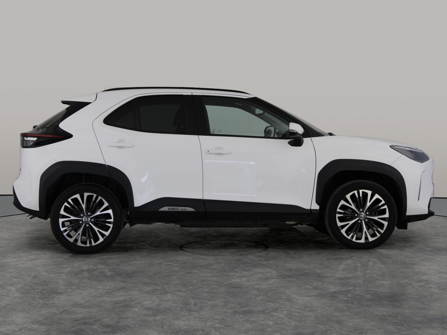 Used Toyota Yaris Cross 2023 for sale - 76895087: Photo 5