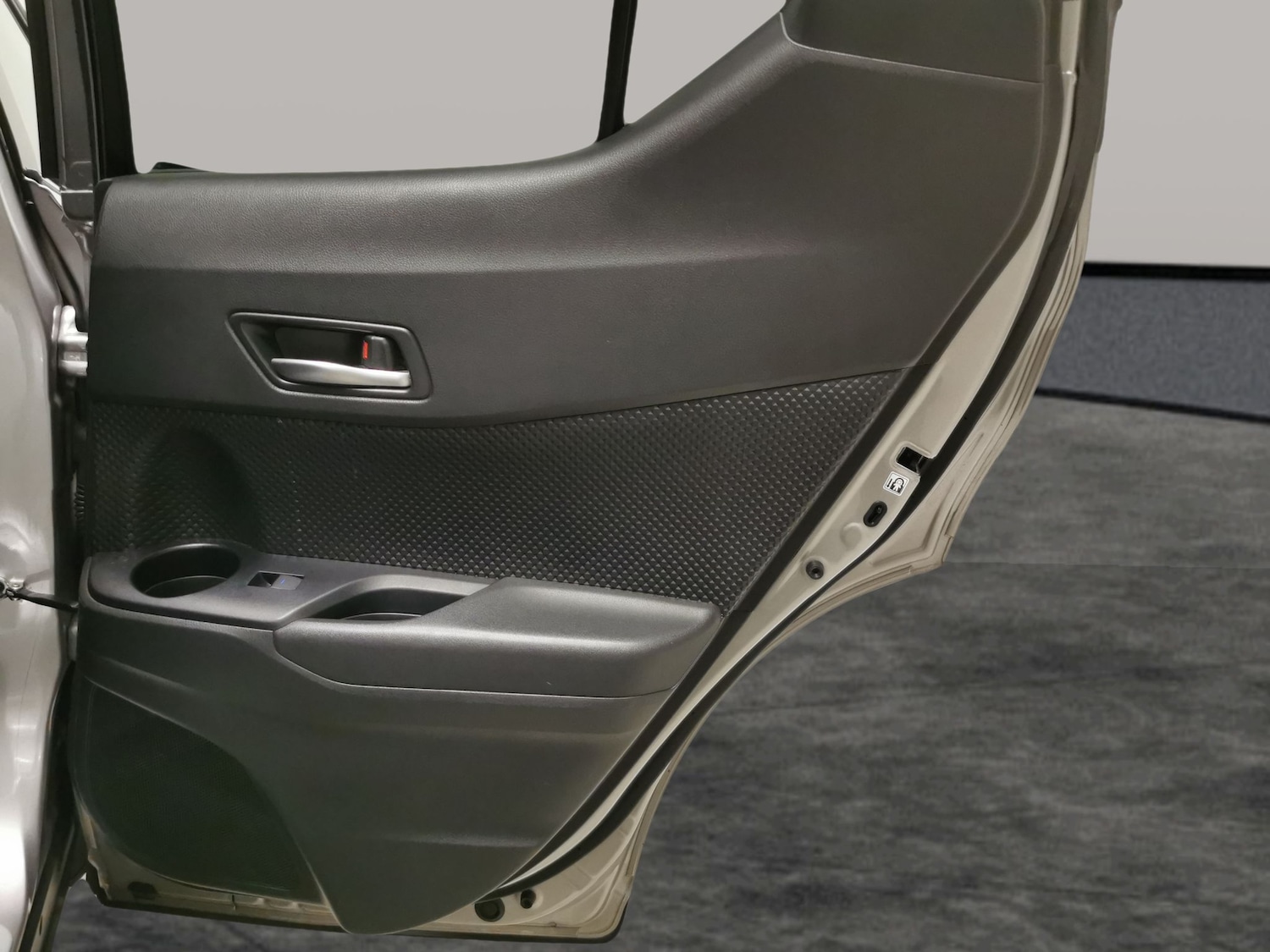 Used Toyota C-HR 2021 for sale - 76758108: Photo 30