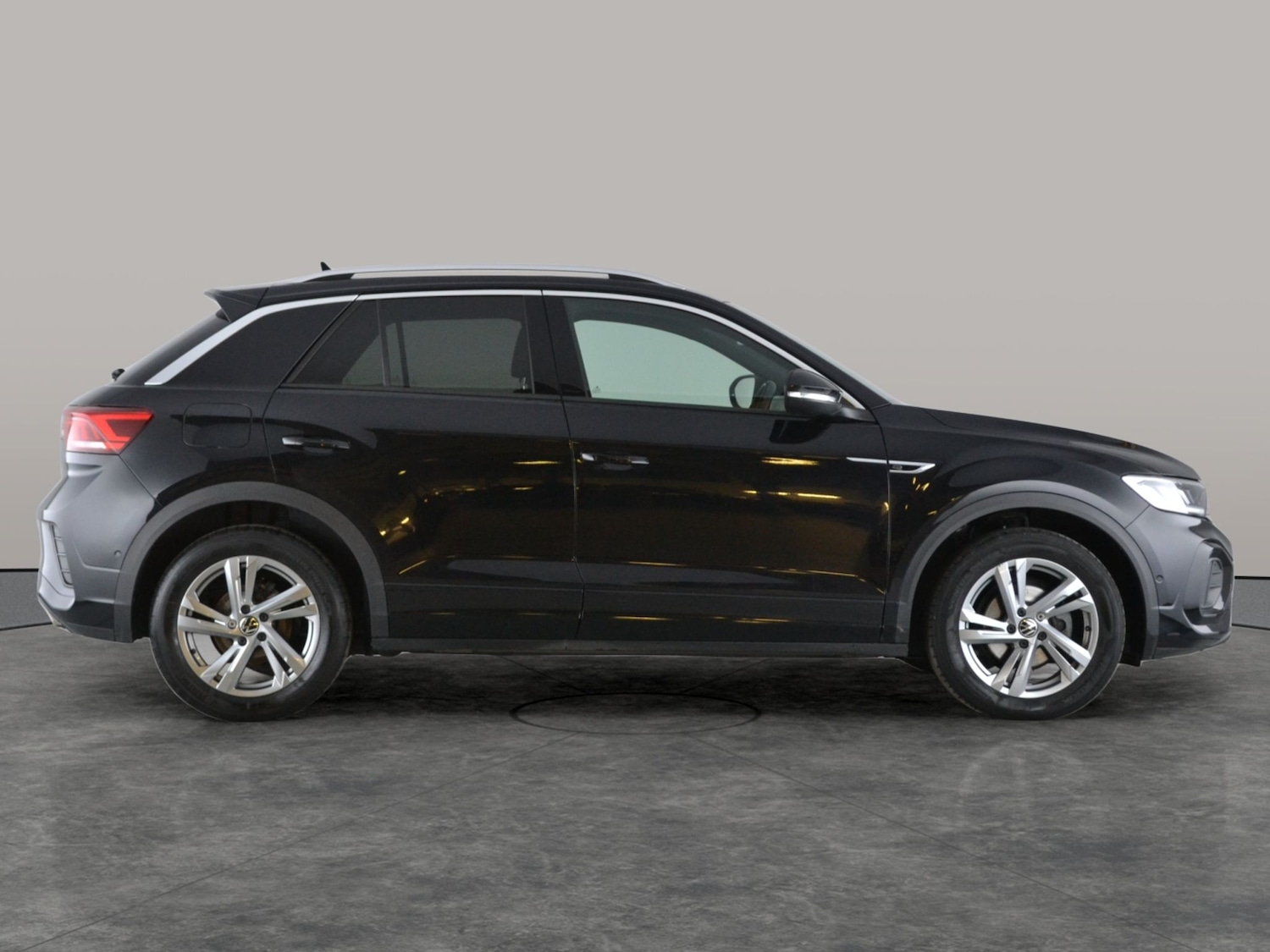 Used Volkswagen T-Roc 2024 for sale - 77896627: Photo 10