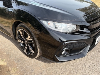 Used Honda Civic 2018 for sale - 79521502: Photo
