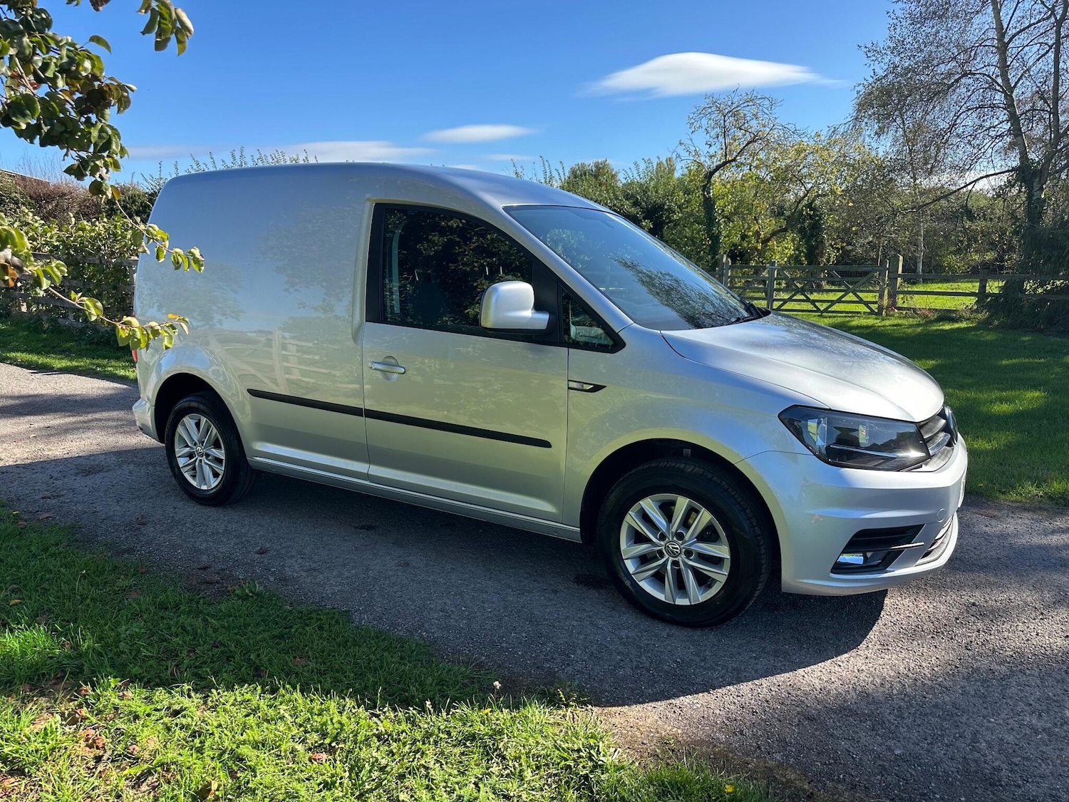 Used Volkswagen Caddy 2019 for sale - 76152442: Photo 1
