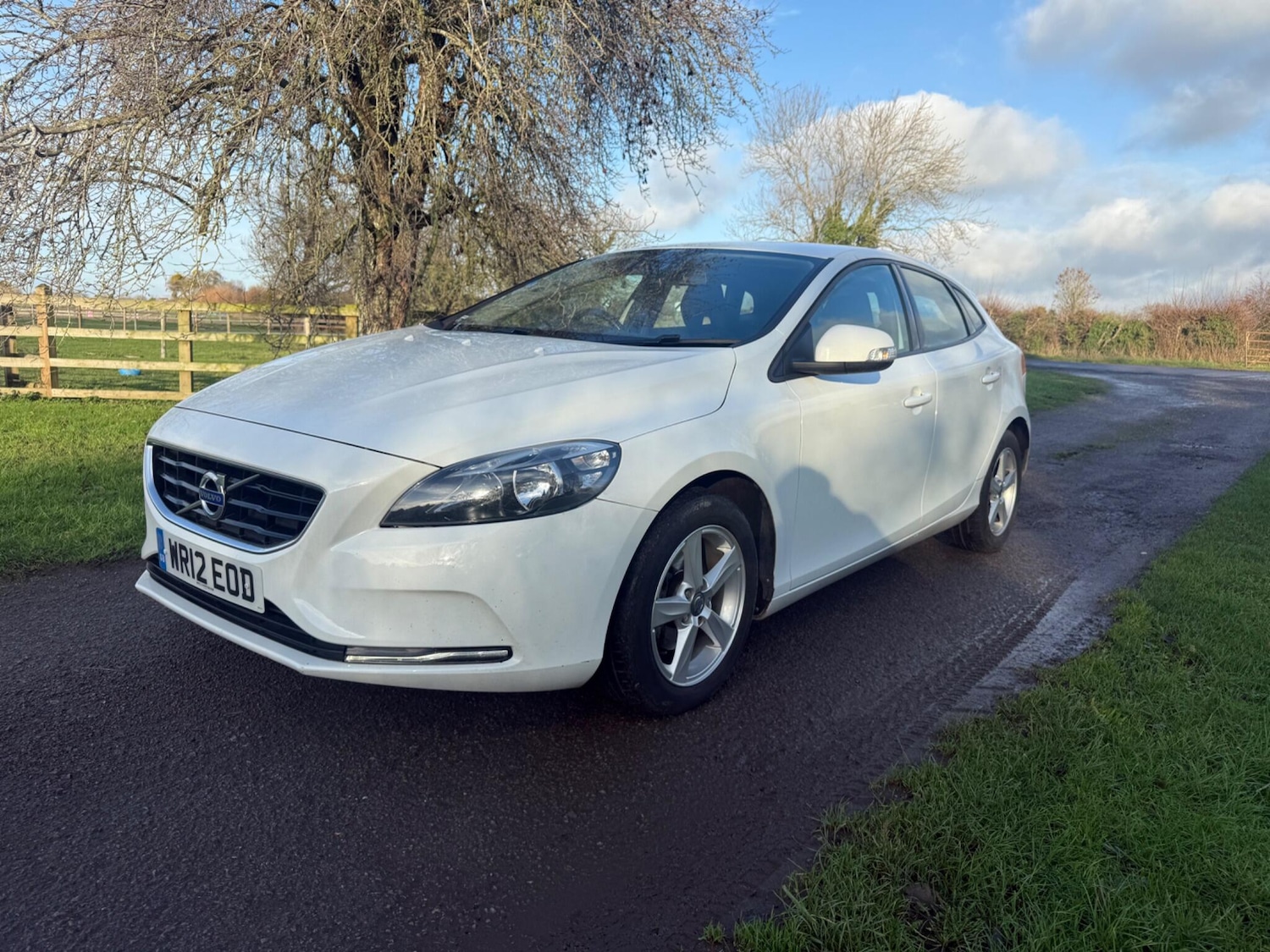 Used Volvo V40 2012 for sale - 76964336: Photo 1
