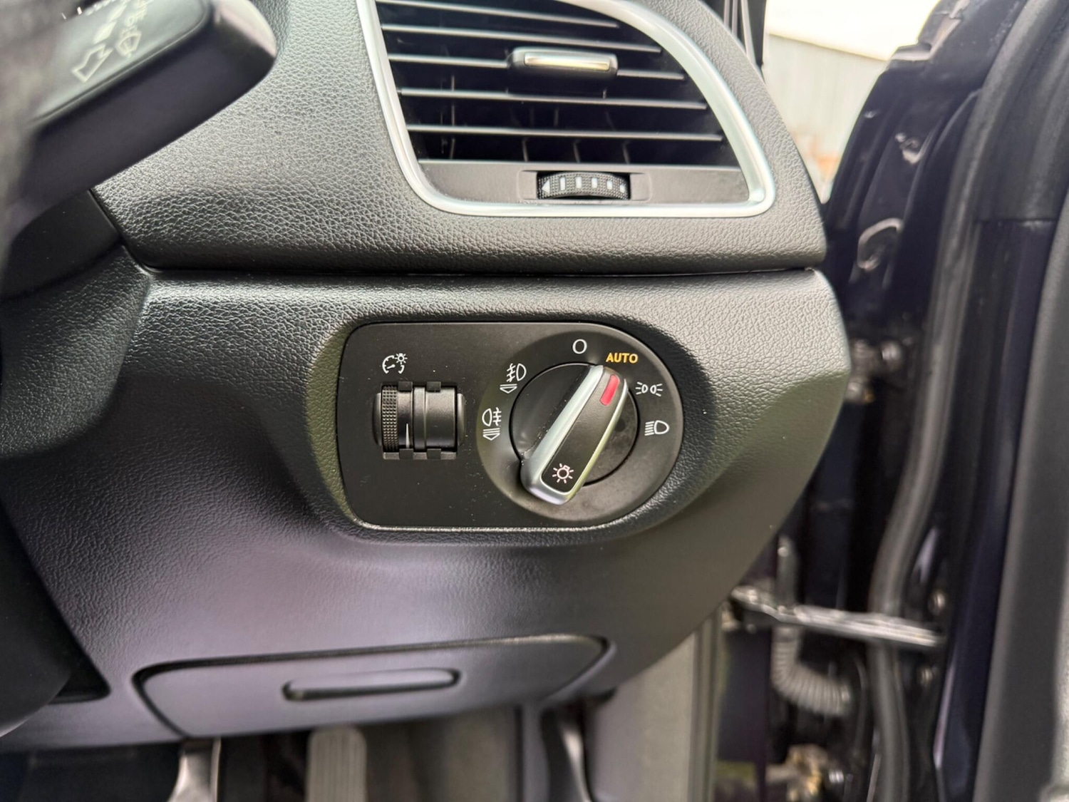 Used Audi Q3 2014 for sale - 76388453: Photo 28