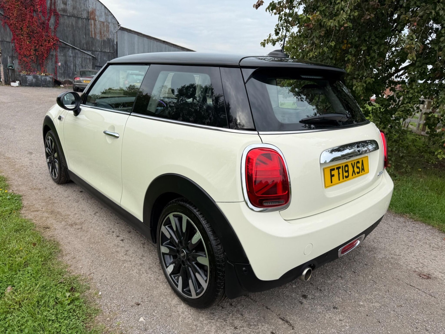 Used MINI Hatch 2019 for sale - 76137928: Photo 11
