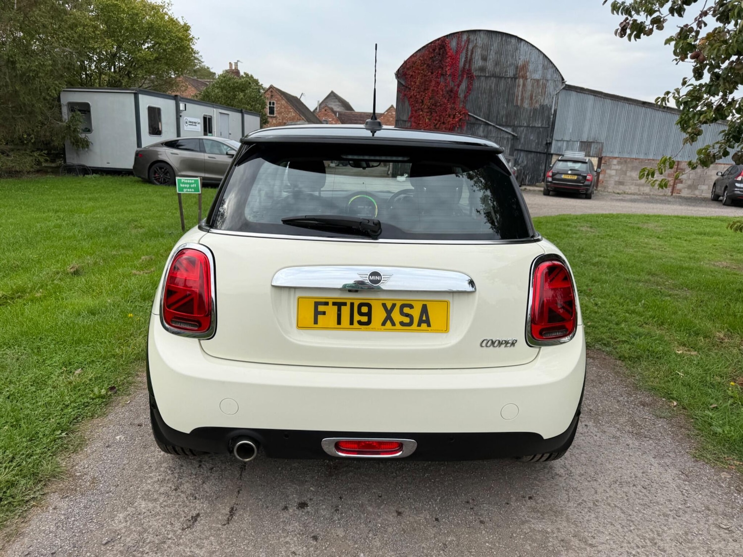 Used MINI Hatch 2019 for sale - 76137928: Photo 15