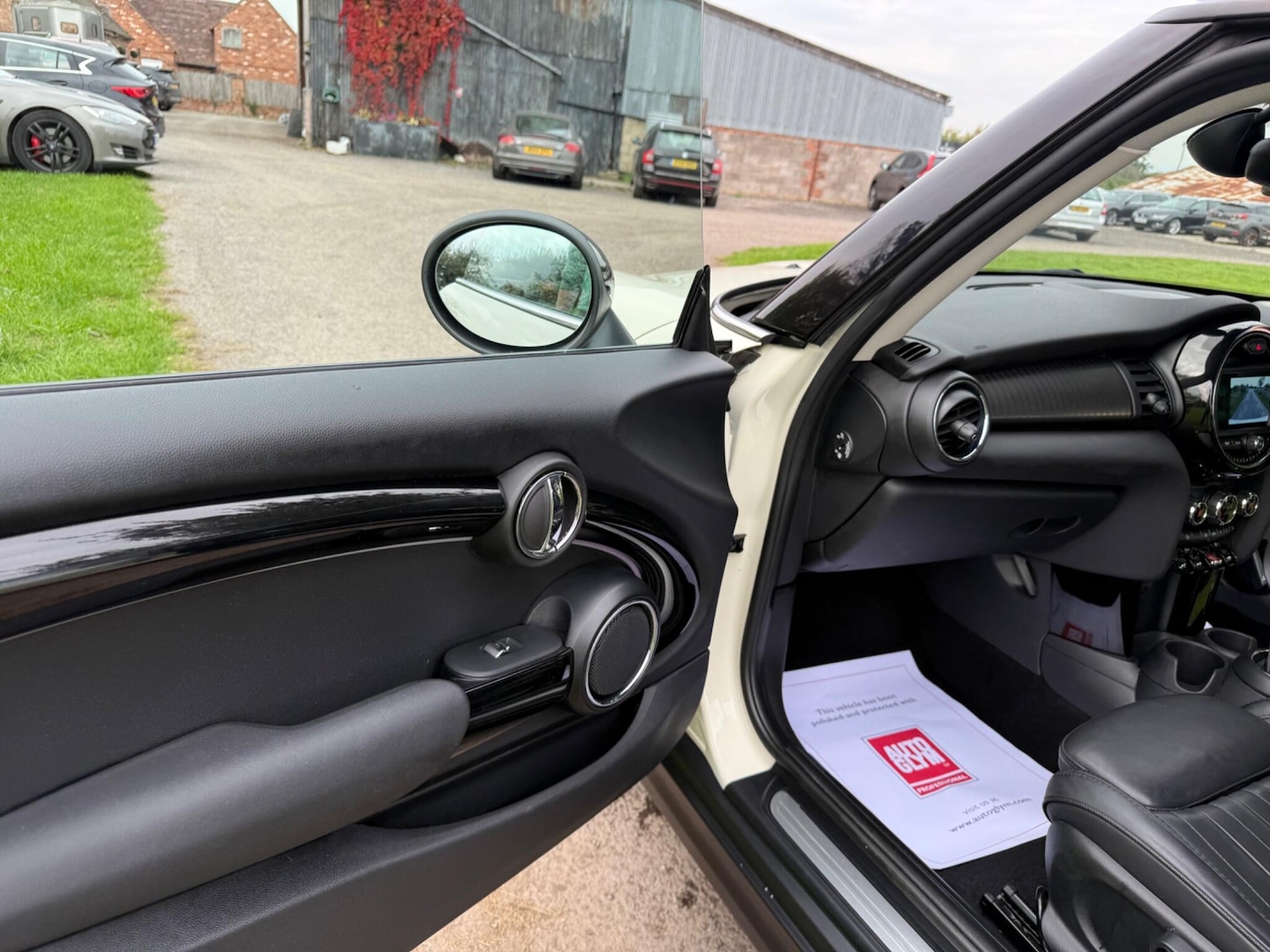 Used MINI Hatch 2019 for sale - 76137928: Photo 45