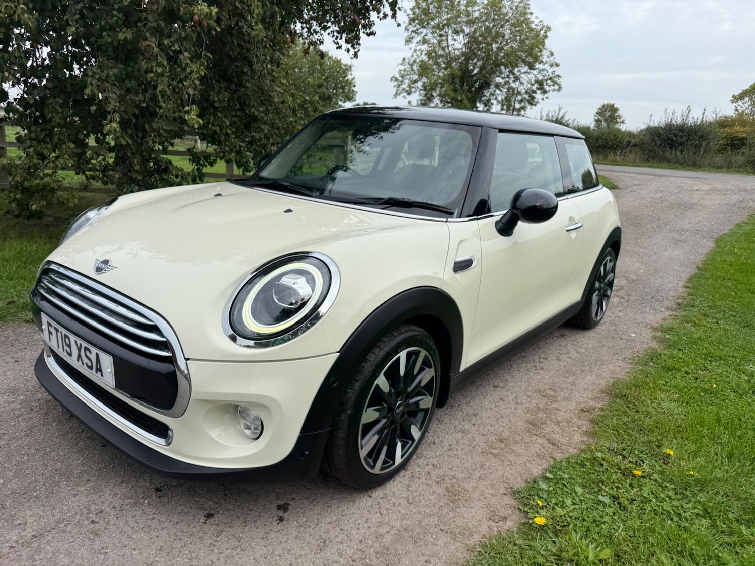 Used MINI Hatch 2019 for sale - 76137928: Photo 6