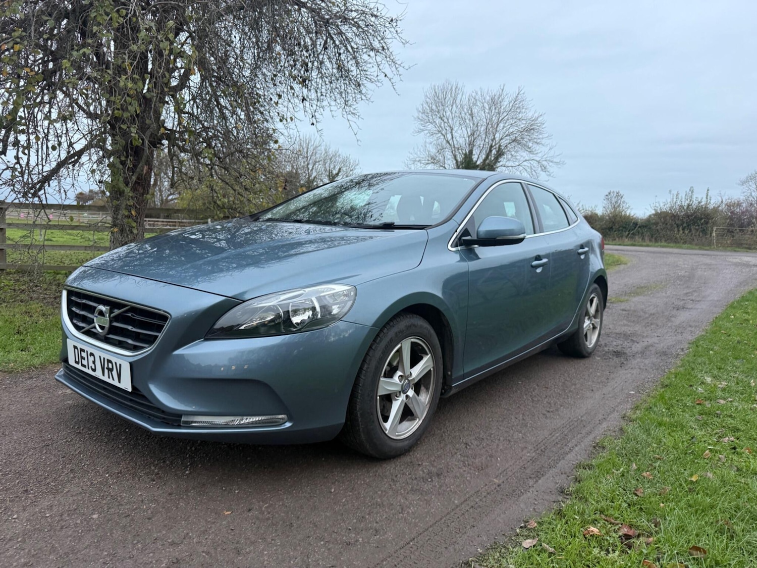 Used Volvo V40 2013 for sale - 76714919: Photo 1
