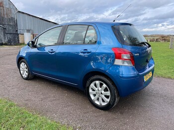 Used Toyota Yaris 2011 for sale - 77229902: Photo