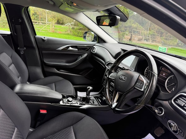 Used Infiniti Q30 2017 for sale - 76238541: Photo 17