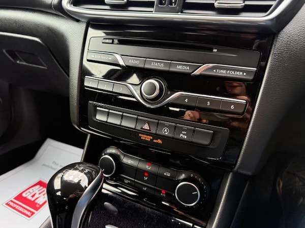 Used Infiniti Q30 2017 for sale - 76238541: Photo 32