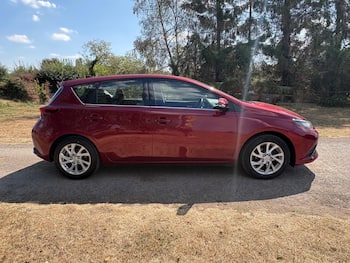 Used Toyota Auris 2017 for sale - 79553186: Photo