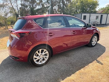 Used Toyota Auris 2017 for sale - 79553186: Photo