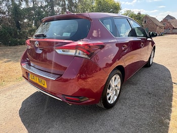 Used Toyota Auris 2017 for sale - 79553186: Photo