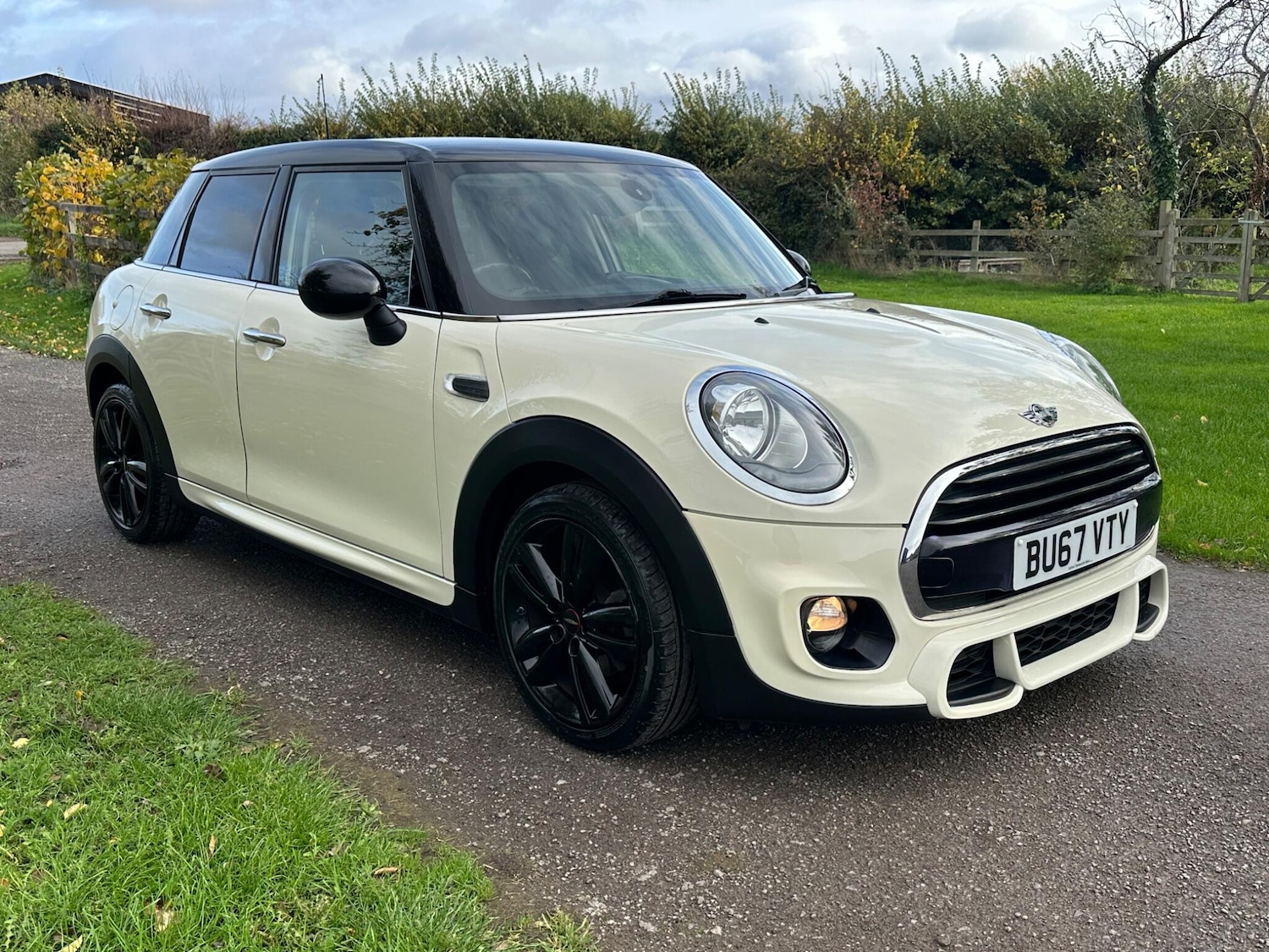 Used MINI Hatch 2017 for sale - 76549953: Photo 5