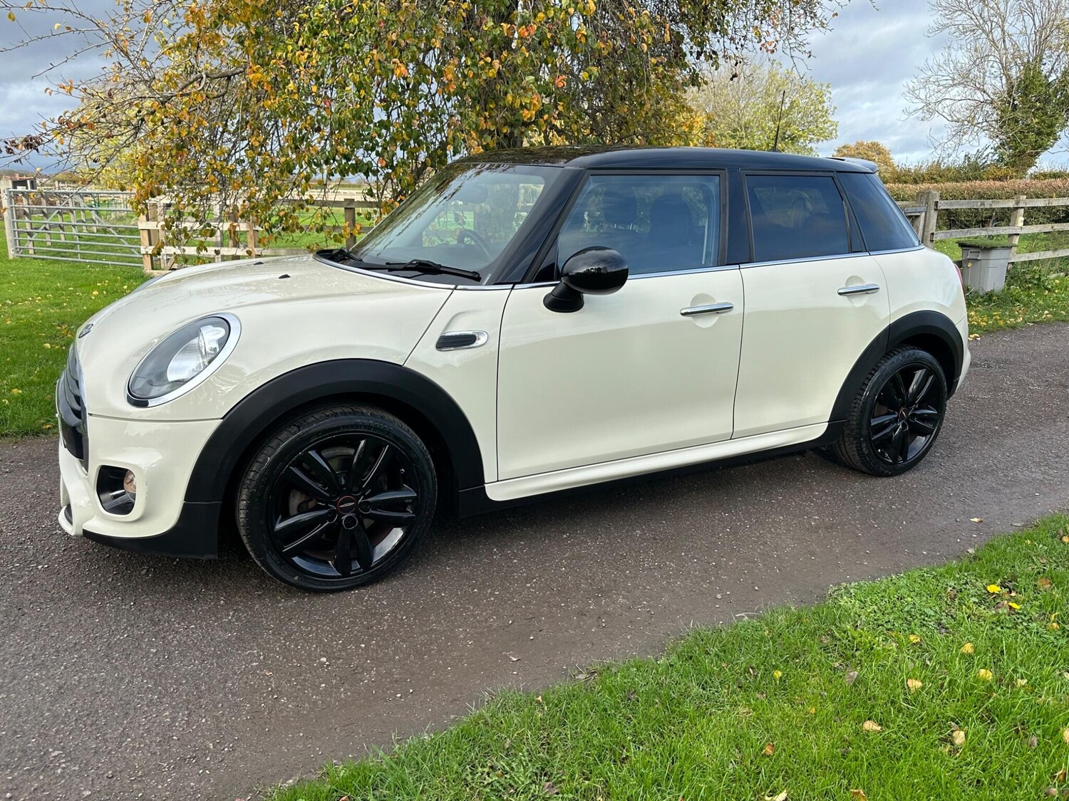 Used MINI Hatch 2017 for sale - 76549953: Photo 8