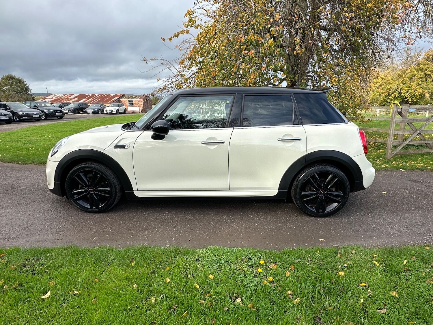 Used MINI Hatch 2017 for sale - 76549953: Photo 9