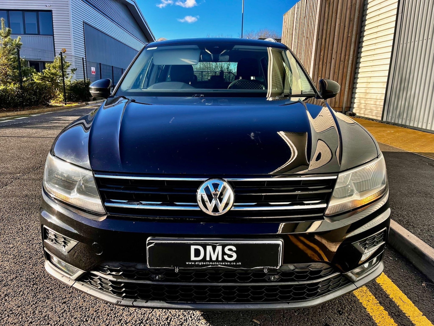 Used Volkswagen Tiguan 2017 for sale - 77130846: Photo 2