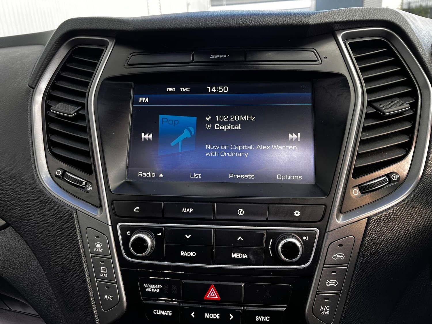 Used Hyundai Santa Fe 2018 for sale - 76031634: Photo 21