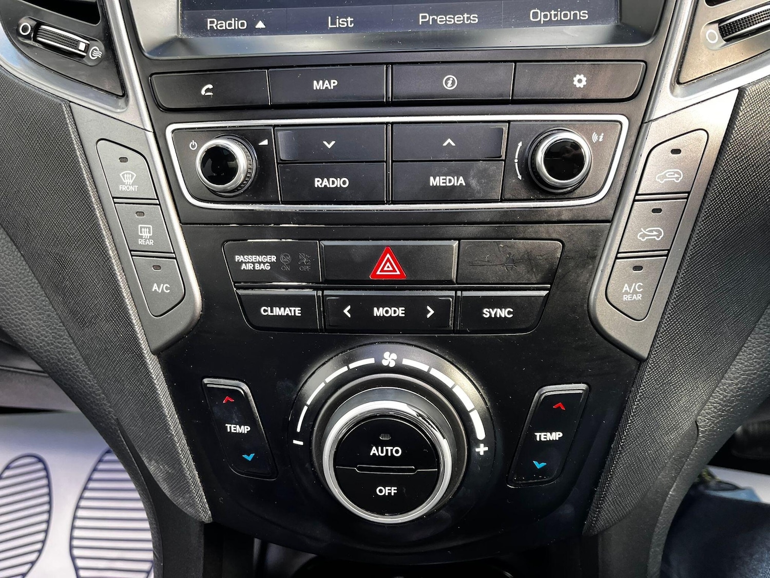 Used Hyundai Santa Fe 2018 for sale - 76031634: Photo 51