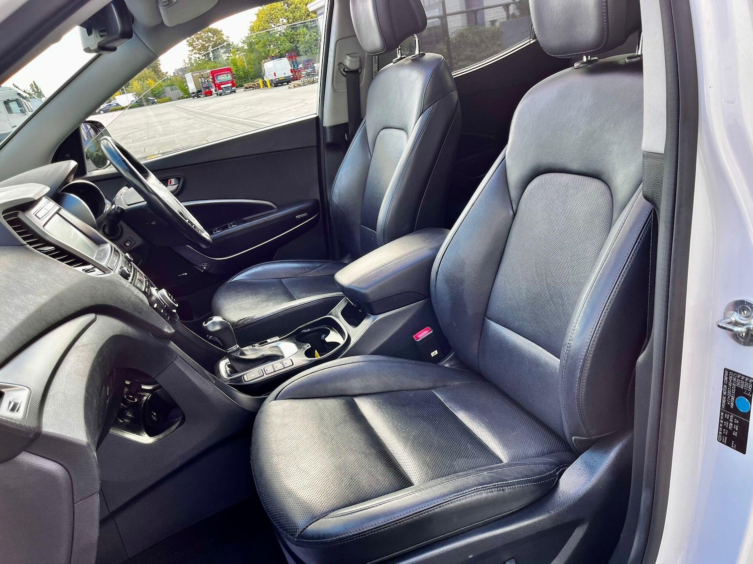 Used Hyundai Santa Fe 2018 for sale - 76031634: Photo 61