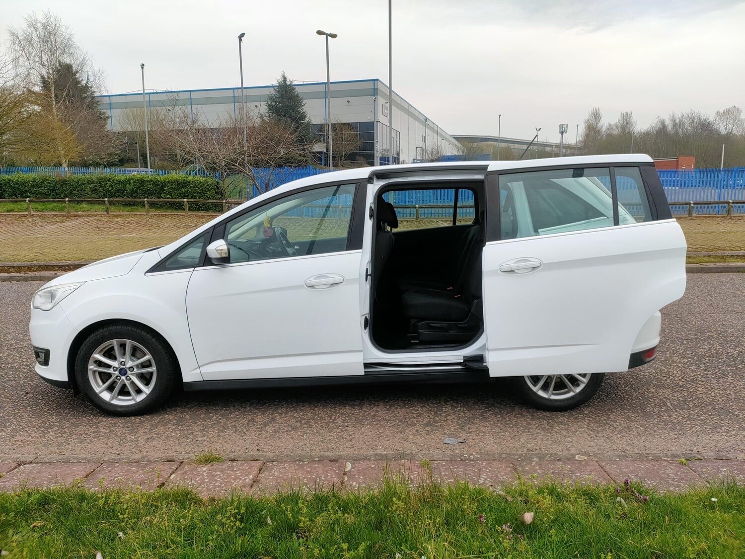 Used Ford Grand C-Max 2017 for sale - 78115176: Photo 11