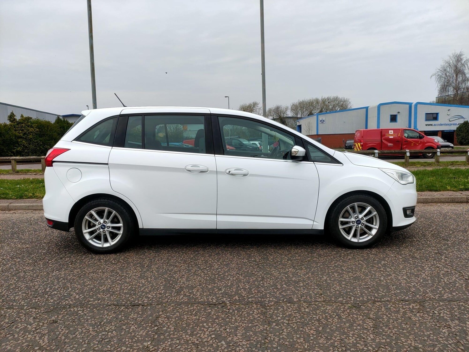 Used Ford Grand C-Max 2017 for sale - 78115176: Photo 16
