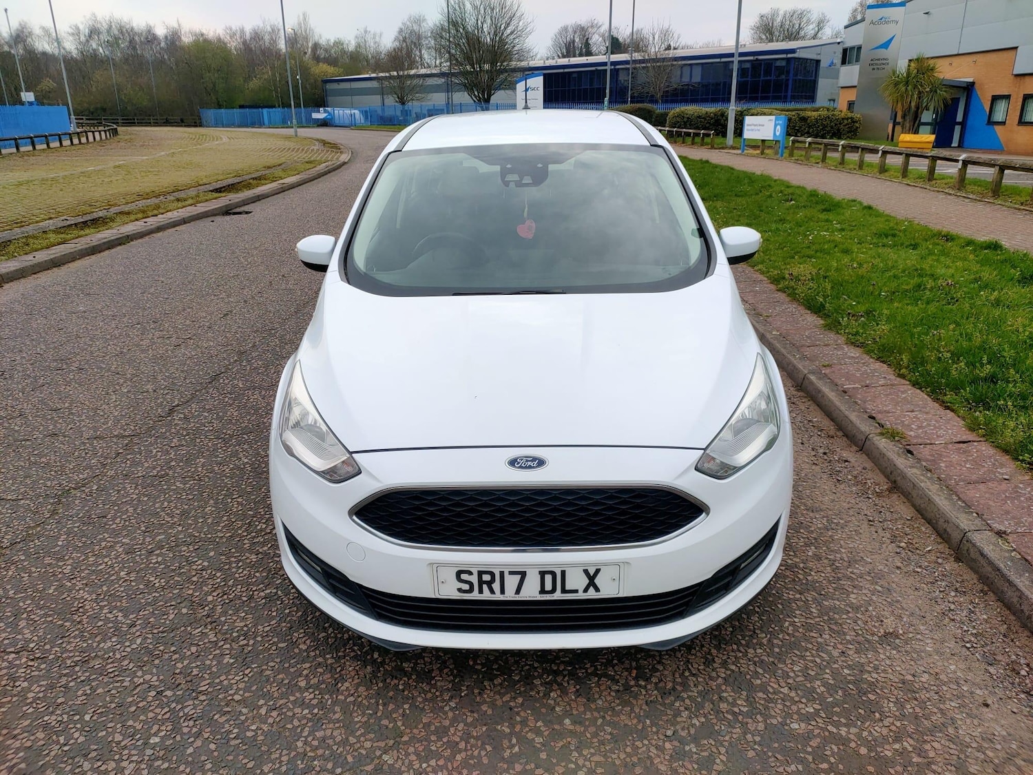 Used Ford Grand C-Max 2017 for sale - 78115176: Photo 2