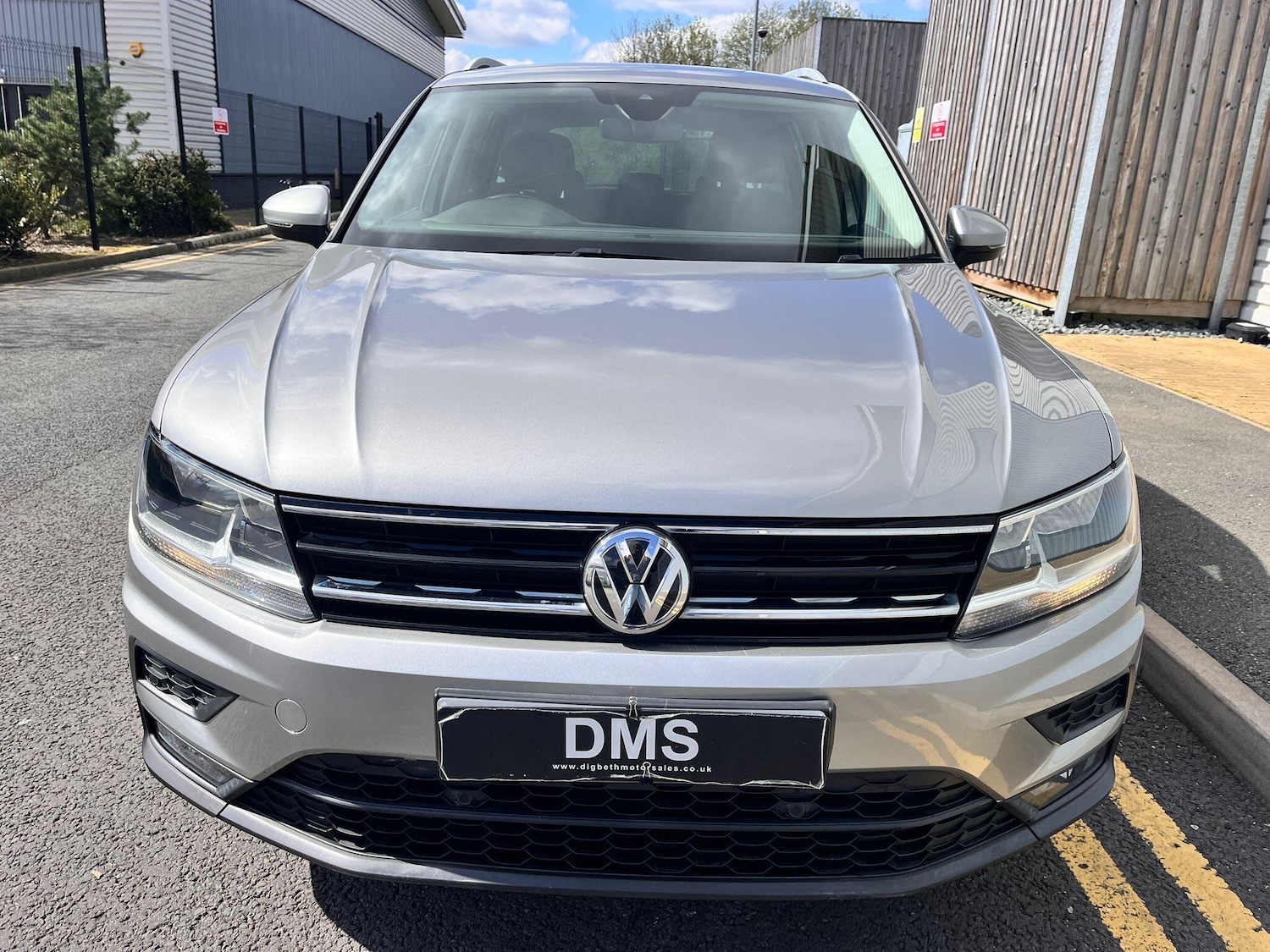 Used Volkswagen Tiguan 2020 for sale - 78127761: Photo 2