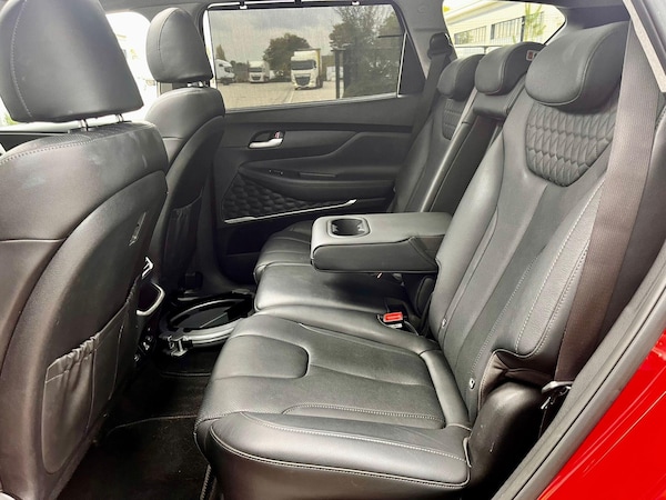 Used Hyundai Santa Fe 2018 for sale - 76315034: Photo 16