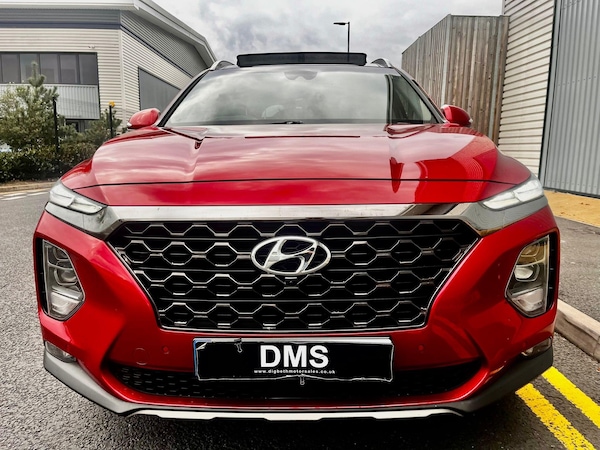 Used Hyundai Santa Fe 2018 for sale - 76315034: Photo 2