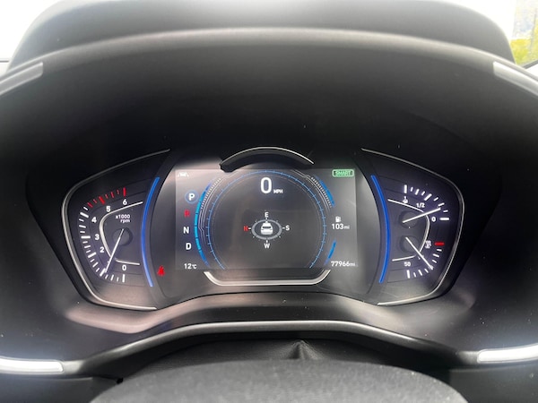 Used Hyundai Santa Fe 2018 for sale - 76315034: Photo 32