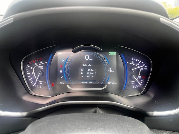 Used Hyundai Santa Fe 2018 for sale - 76315034: Photo 69