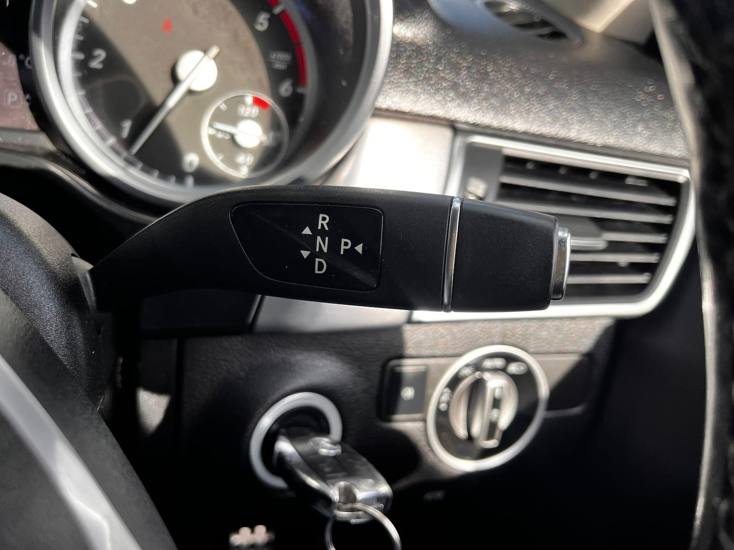 Used Mercedes-Benz M Class 2015 for sale - 76988475: Photo 40