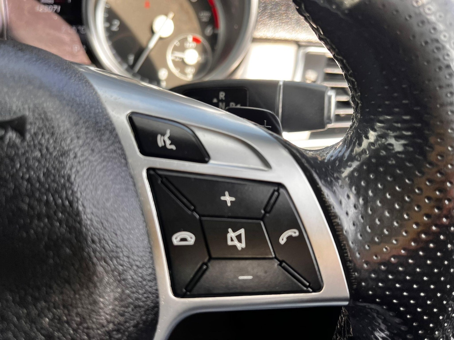 Used Mercedes-Benz M Class 2015 for sale - 76988475: Photo 44