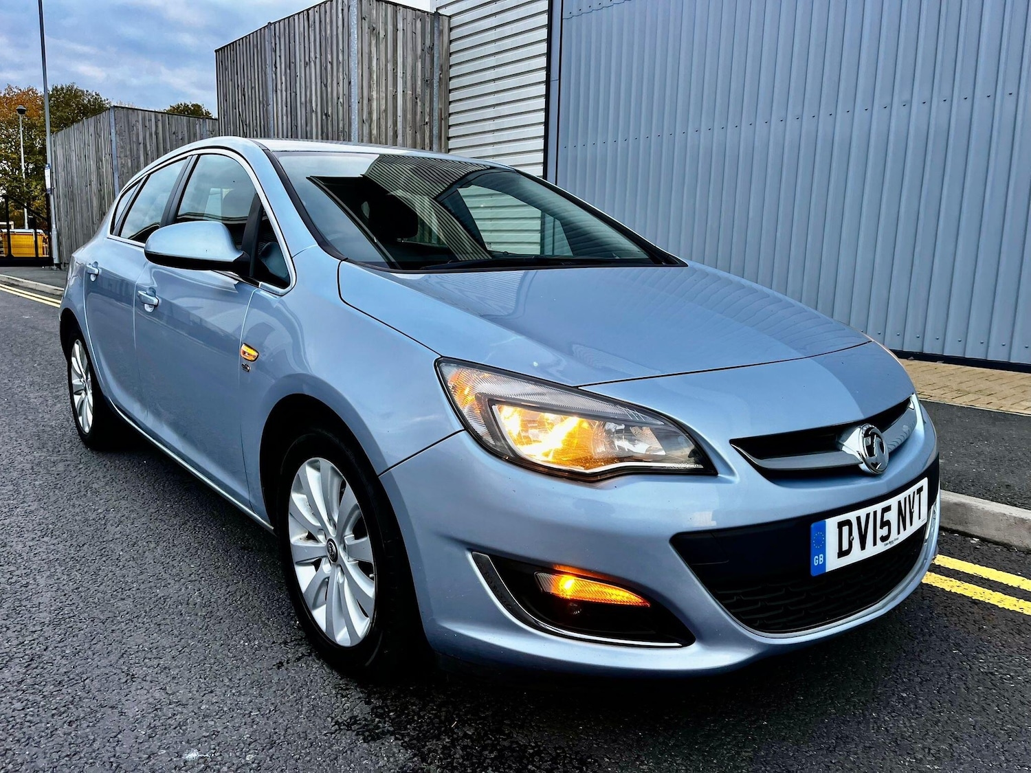 Used Vauxhall Astra 2015 for sale - 76620616: Photo 1