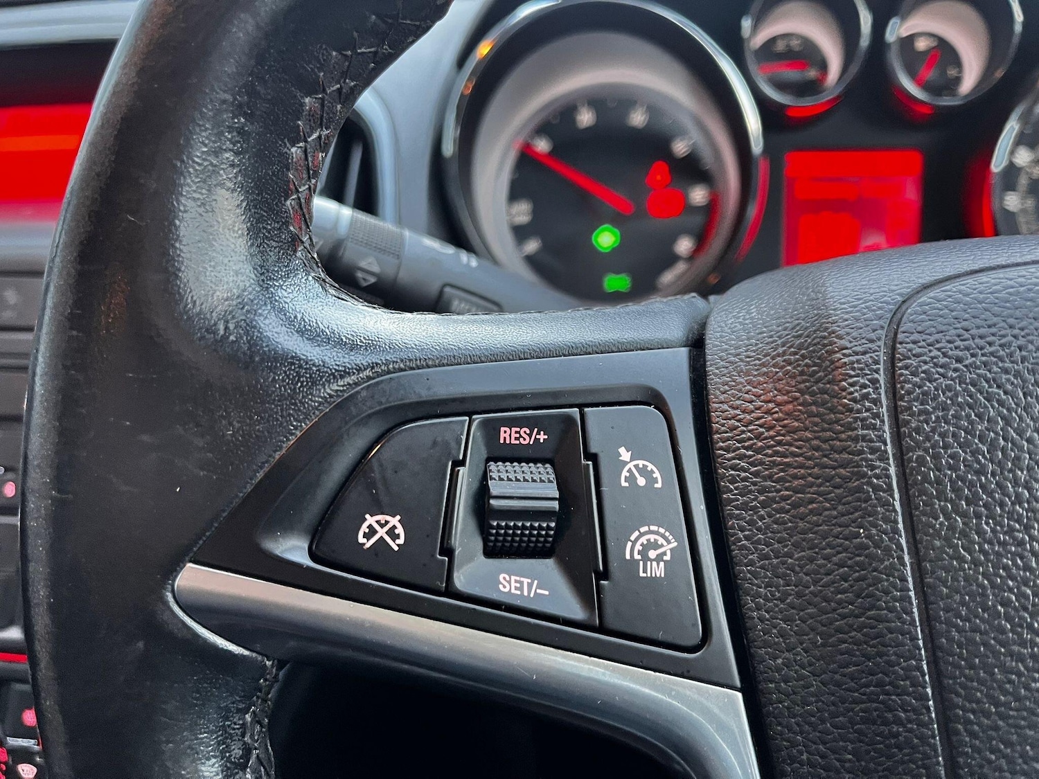 Used Vauxhall Astra 2015 for sale - 76620616: Photo 27